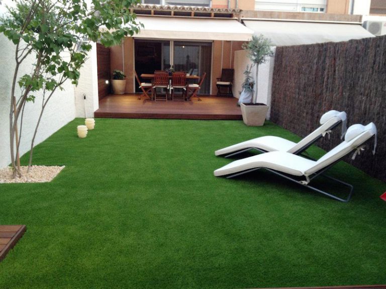 Outdoor-Grass-Carpet-Roll